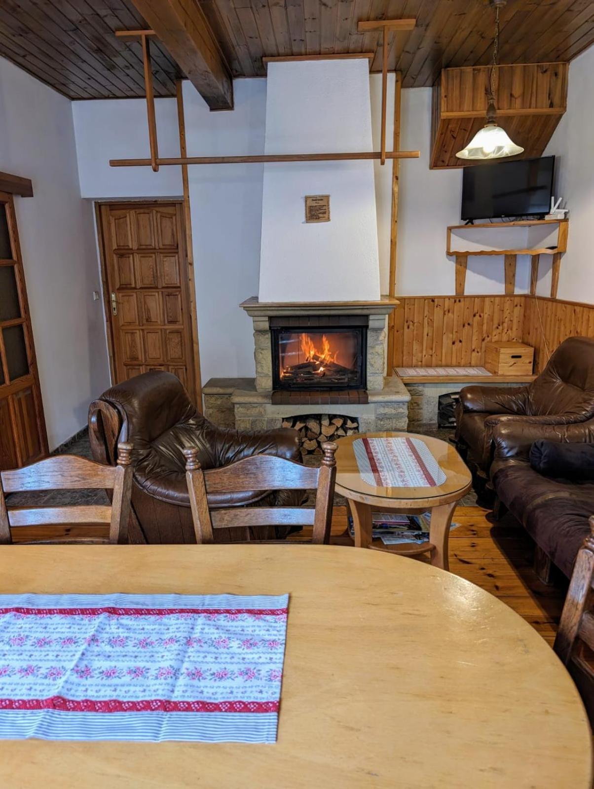Apartman V Pensionu U Holzaepfelu Cerveny Kostelec Luaran gambar